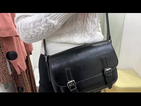 ❤️ Јавна мастурбација младе кучке ФералБерри са дилдом у соби за мерење ☑ Домаћи порно код нас sr.desixxxtube.ru ❌❤